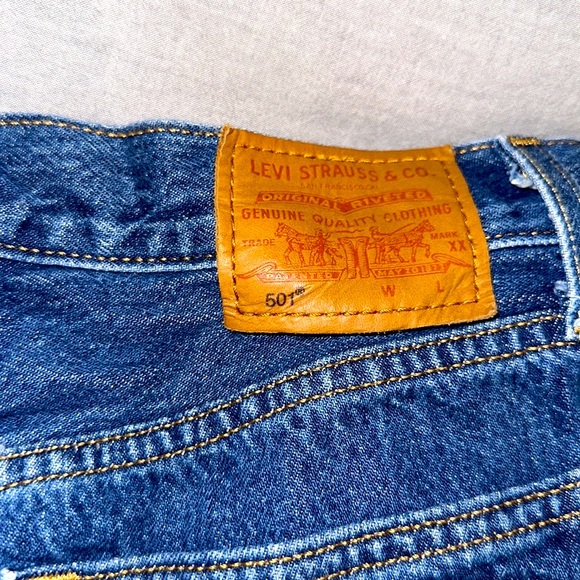 LEVI DENIM High-waisted Jean Shorts - Picture 3 of 4